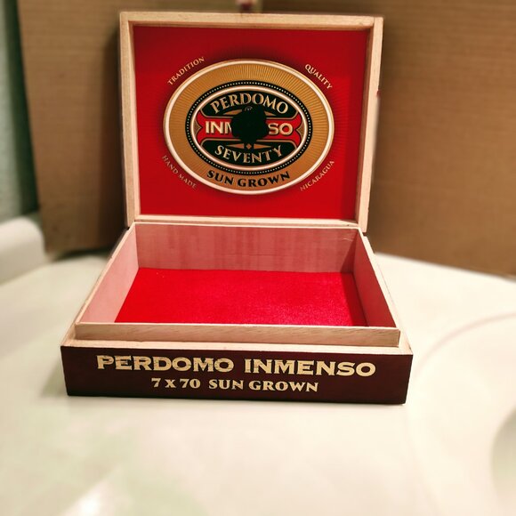 Suenos de Saundra Upcycled Perdomo Cedar Cigar Box, Home Decor /Storage - Picture 5 of 13